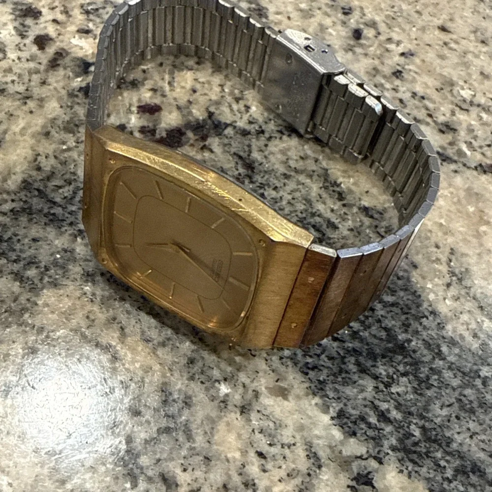 VTG Seiko Men 8620-5029 Dress Gold Tone Dial Quartz Watch Works w/ New Battery